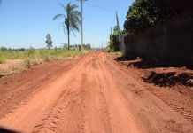 Estrada Raimundão, Parque Industrial e Japorã passam por manutenção em Mundo Novo