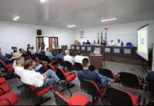 Prefeito Valdomiro participou de reunião que renderá pavimentação asfáltica para municípios lindeiros