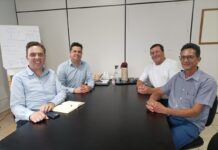 Governo de Mundo Novo visita empresa Hemoprot