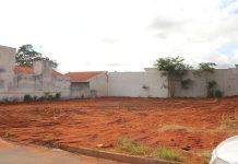 Governo de Mundo Novo realiza fiscalização em terrenos notificados para evitar multas no IPTU