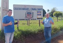 De olho em cada detalhe: visita acompanha preparação das caixas de hidrômetros no Cícero Miguel Cavalcante